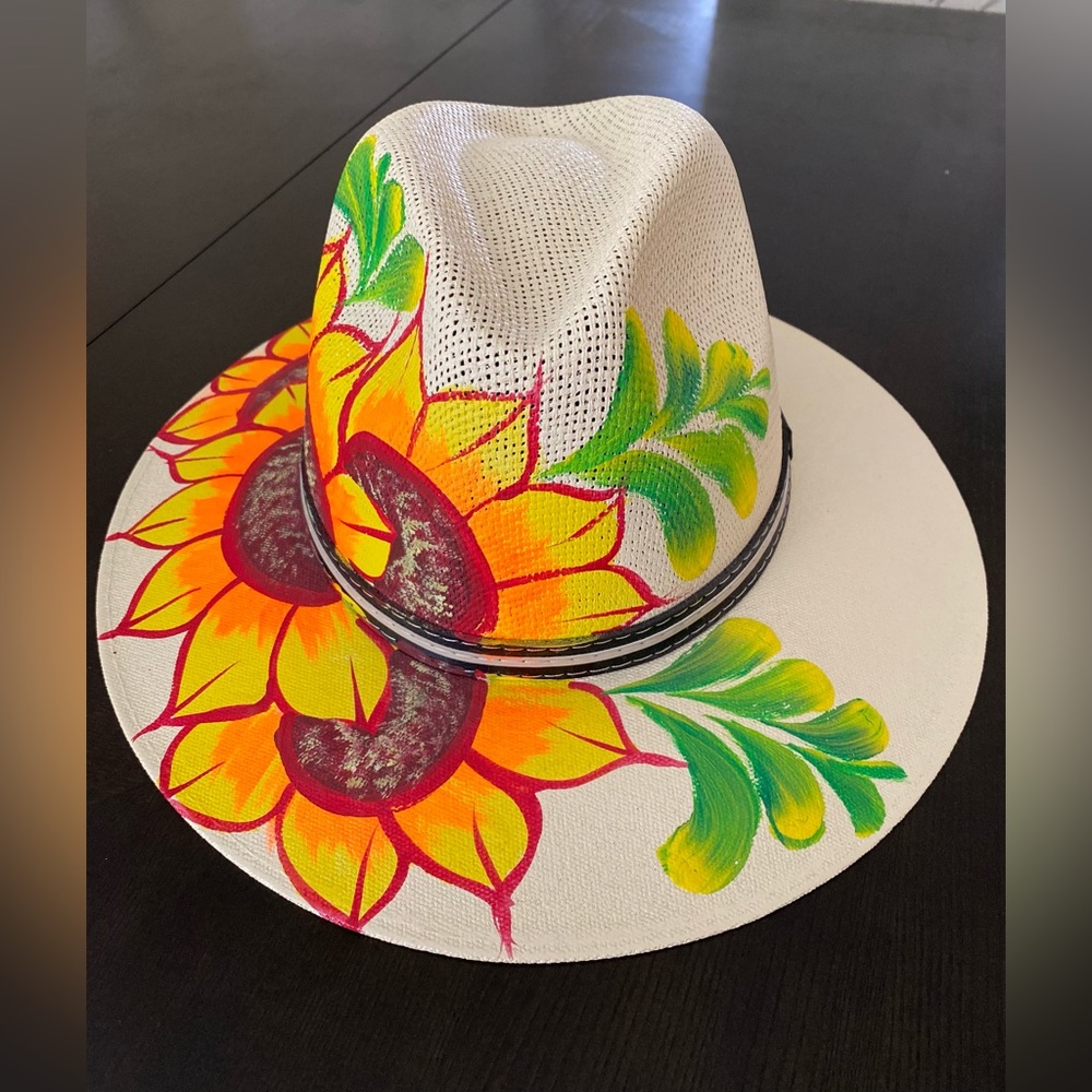 NWT Hand Painted Floral Mexican Sombrero. Artisanal Sun Hat.